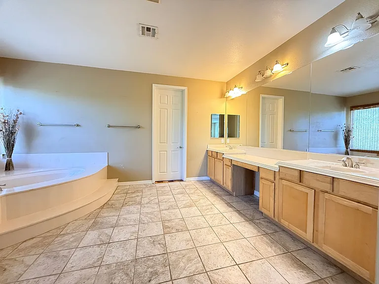 7743 Villa De La Paz Ave — Photo 39