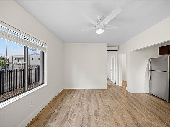 3rd image of 570 NE 69th St APT 1