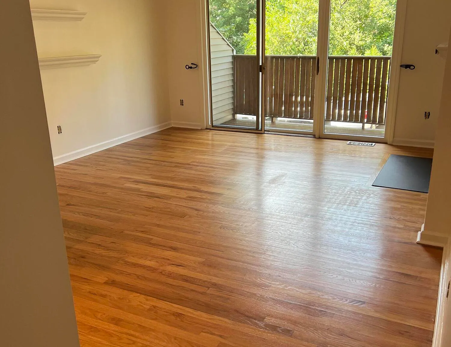2 bed, 2.0 bath, 905 sqft, $3,800 — Photo 3