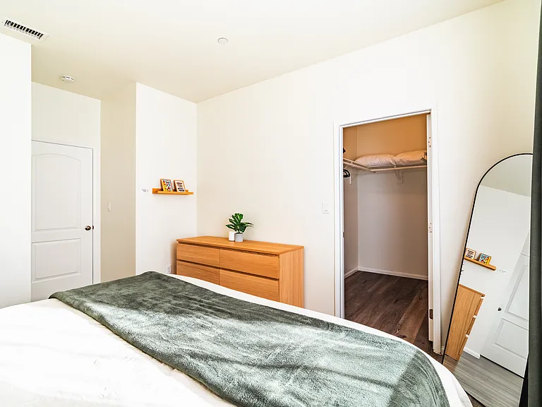 325 Daisy Ave — Photo 36