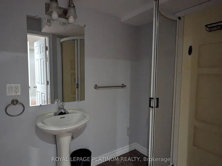 669 Zermatt Dr — Photo 12