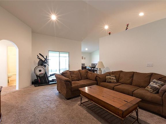 5th image of 532 Majestic Gardens Blvd