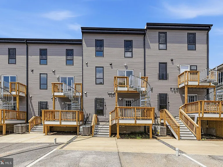 2530 B Elvans Rd SE — Photo 50