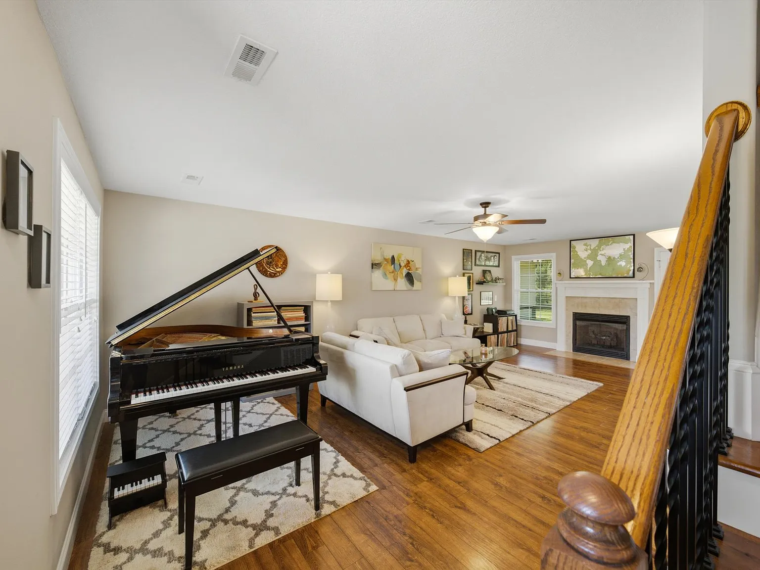3 bed, 1908 sqft, $2,550 — Photo 4