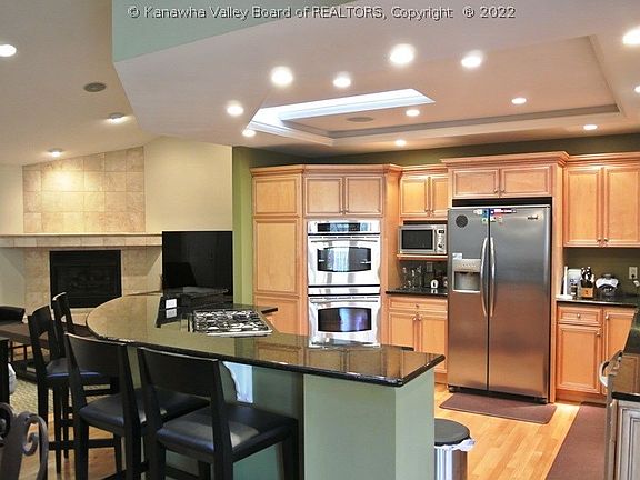 5th image of 332 Southpointe Dr