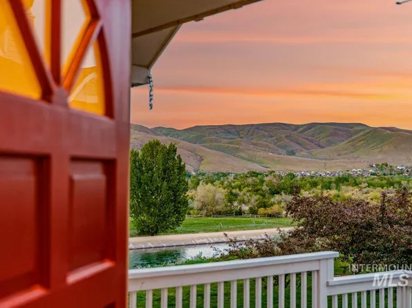 5158 S Surprise Way #D-206, Boise, ID 83716