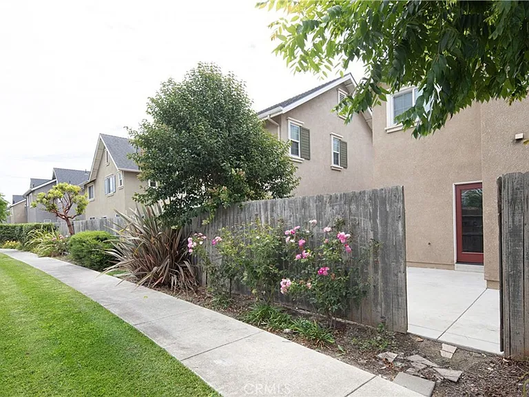 1425 Crown Cir — Photo 8