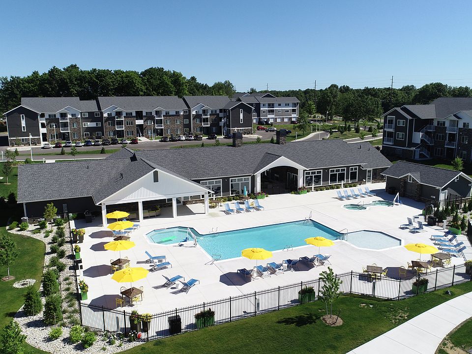 1st image of 1555 Ridge Blvd #3d864930a