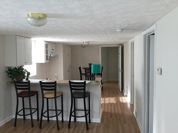 3rd image of 756 Elwood Ave