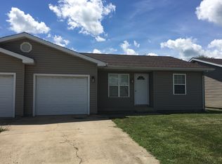 715 N Logan St, Mattoon, IL 61938