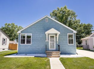1024 W Madison St, Mascoutah, IL 62258