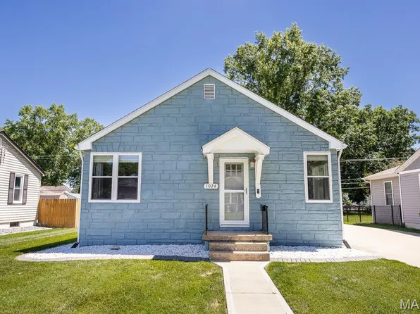 1024 W Madison St, Mascoutah, IL 62258