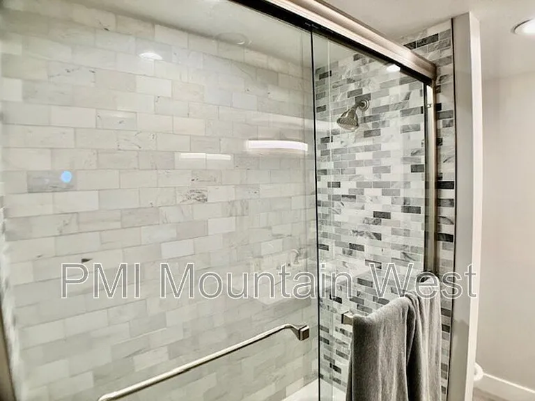 707 S Miller Ave — Photo 21