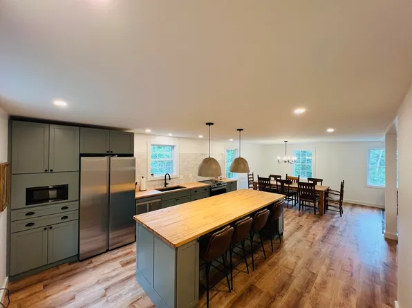 646 Ellsworth Road, Blue Hill, ME 04614