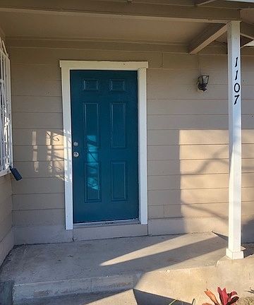 3rd image of 1107 Whitman Ave