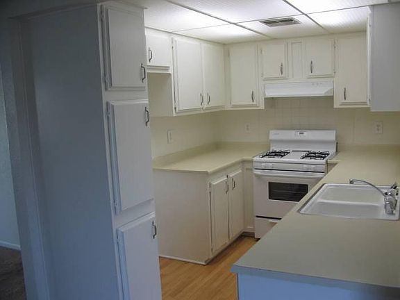 4th image of 43647 Ponderosa St