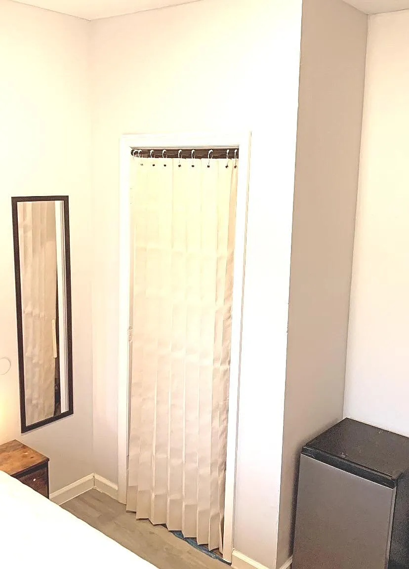 4 bed, 1.0 bath, 1014 sqft, $910 — Photo 3