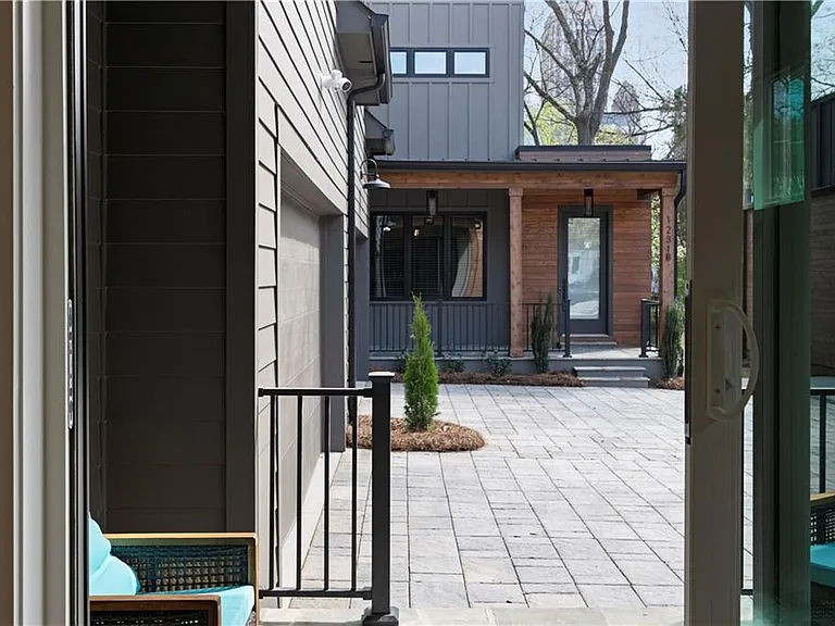 1231 Holly St NW — Photo 10