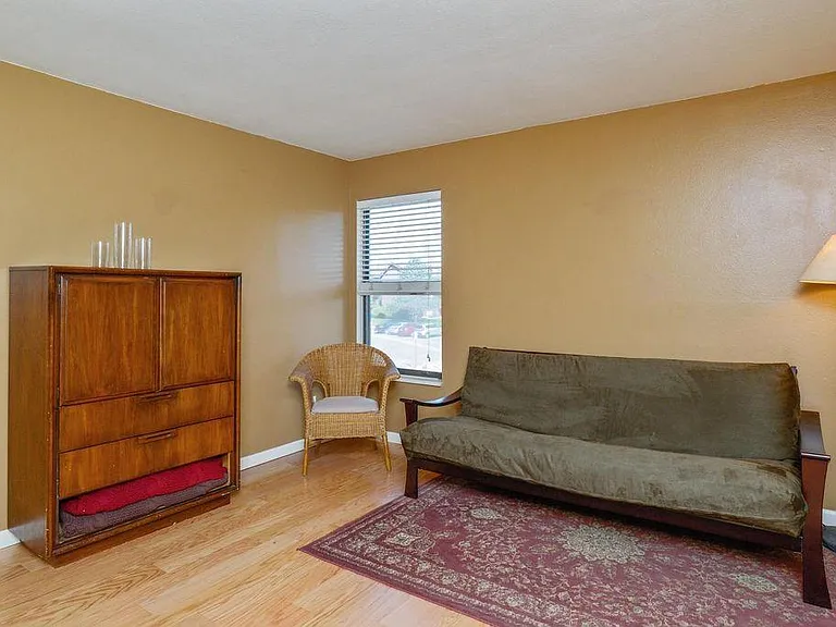427 Wright St #302 — Photo 12