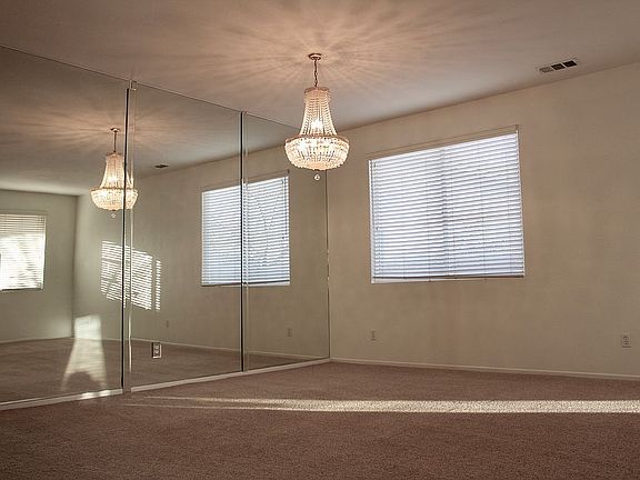 5th image of 3861 Grandview Dr