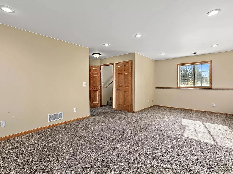 239 Sundance Rd — Photo 15