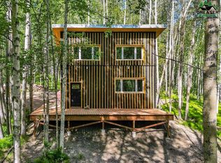 1570 Sunlight Dr, Fairbanks, AK 99709