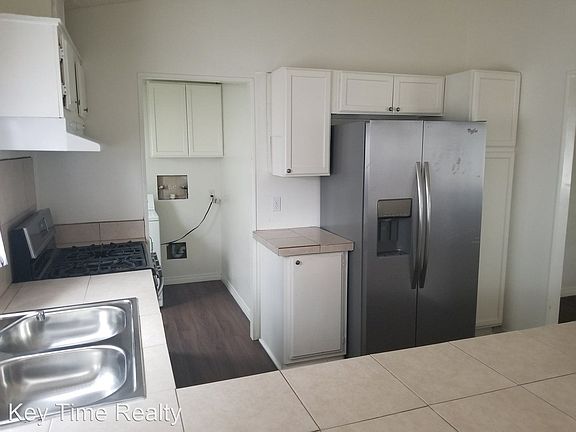 4th image of 901 Citrus St