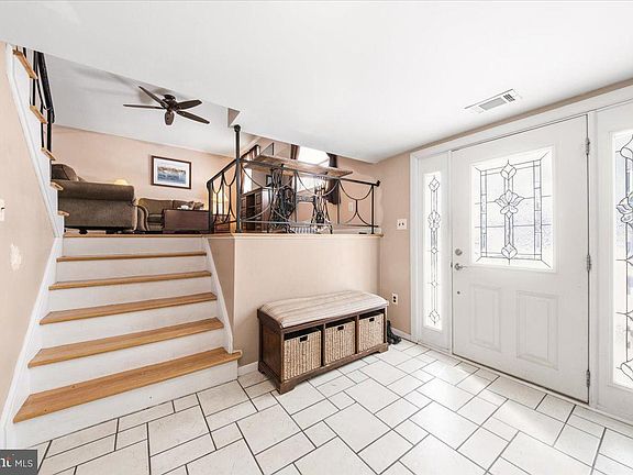 3rd image of 16 Hillside Rd