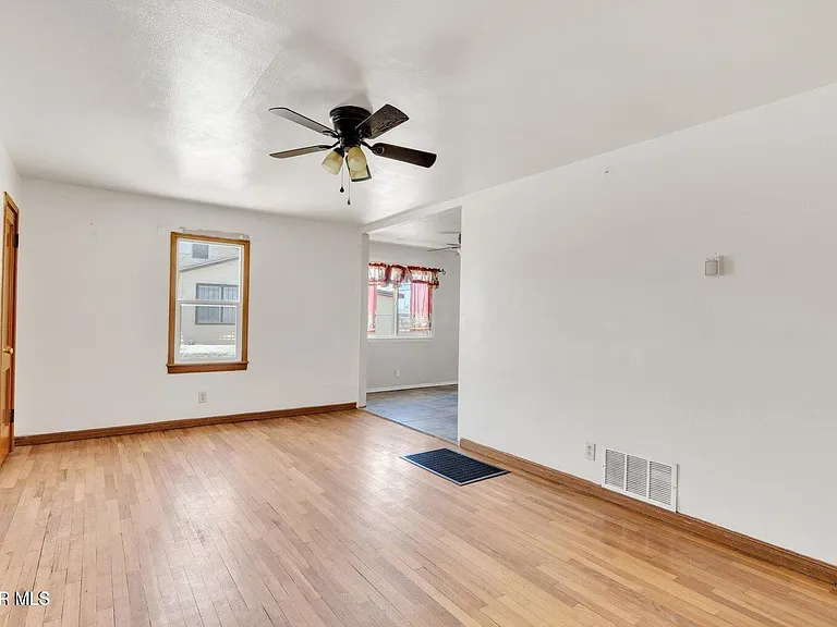 5608 Pollard St — Photo 2