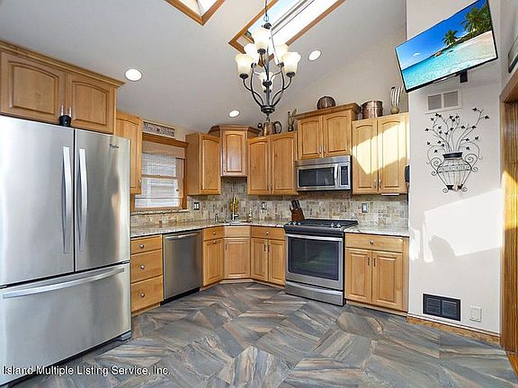 3rd image of 234 Abingdon Ave