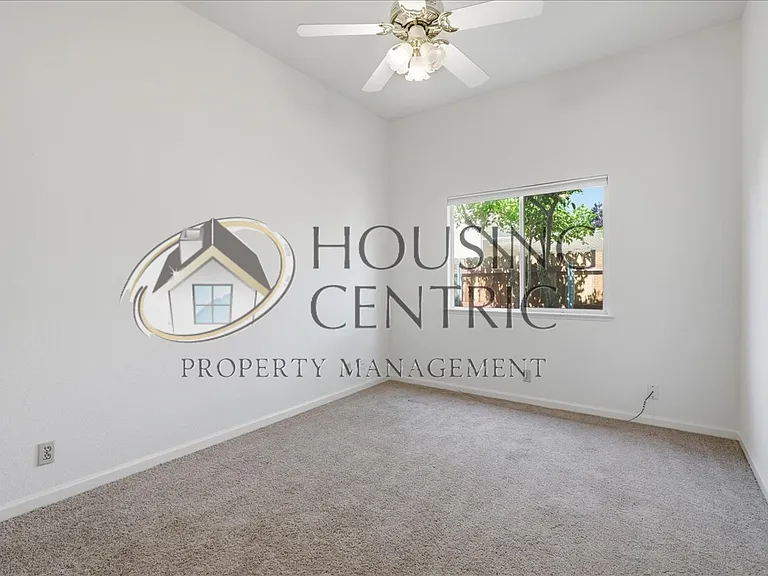 108 Pembury Way — Photo 29