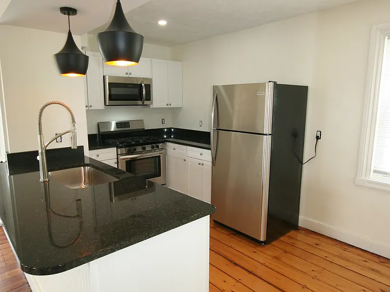 436 W Fountain St #1 — Photo 4