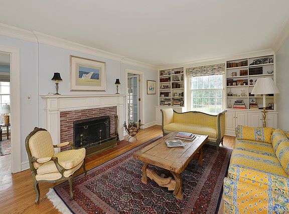 3rd image of 51 Crescent Dr