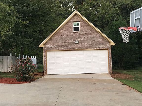 2nd image of 19 Oak Haven Dr