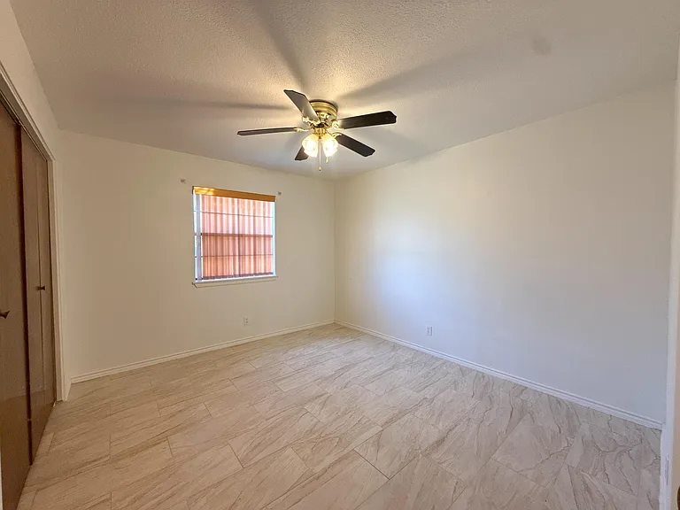 201 Gumwood Ln — Photo 15