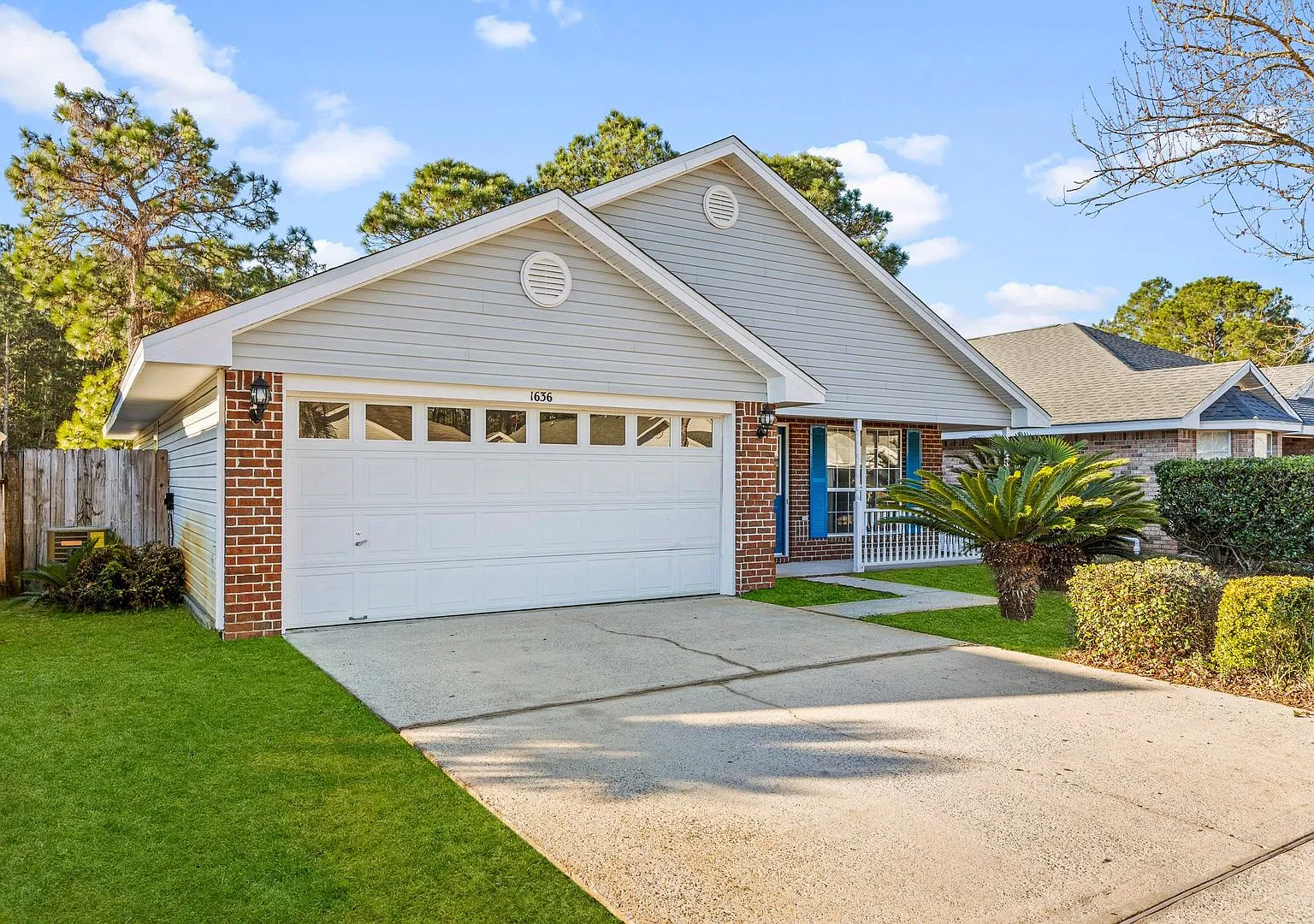 Charming 3-Bedroom Home with Florida Room & Fenced Backyard in Fort Walton Beach! — Photo 3