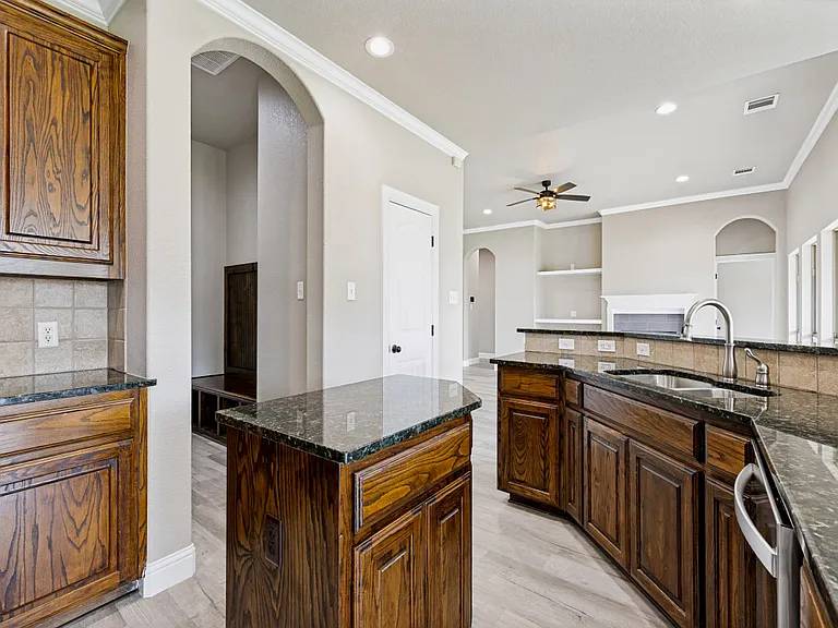 455 Chisholm Trl — Photo 4