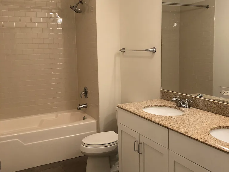 915 S Lytle St #201 — Photo 5