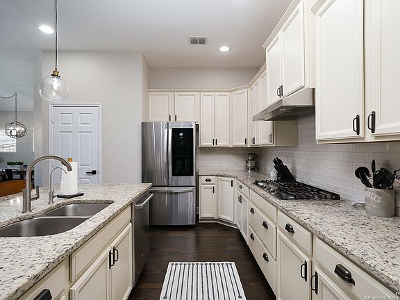 3rd image of 28814 OLDLYME WAY