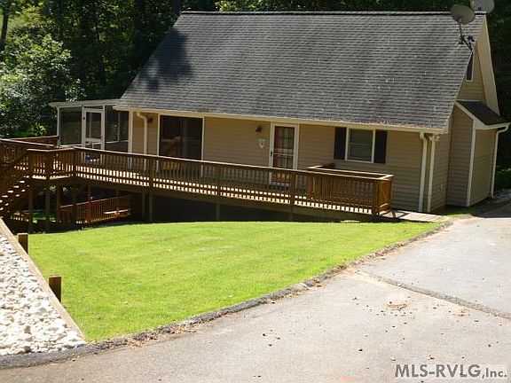 3rd image of 108 Fir Ct