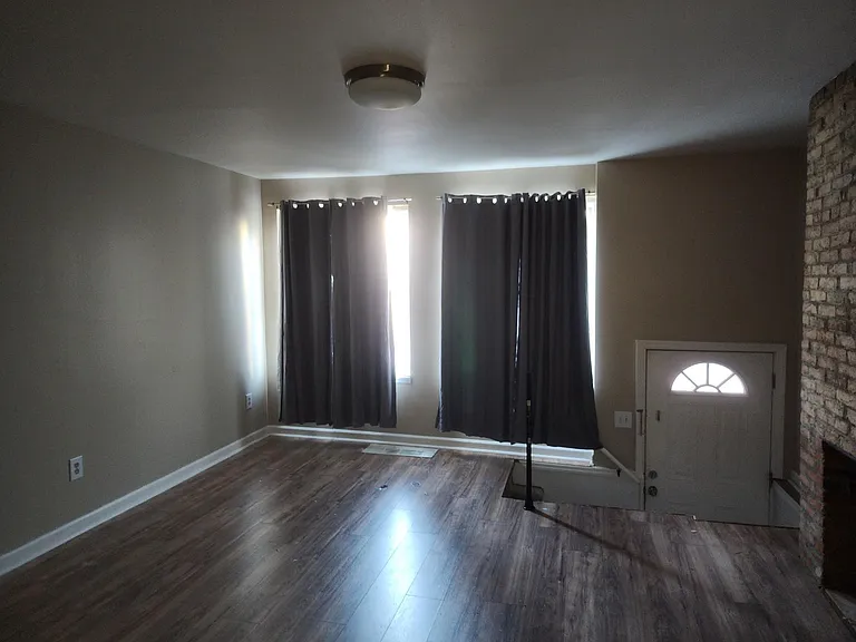 105 S 18th St #1 — Photo 10