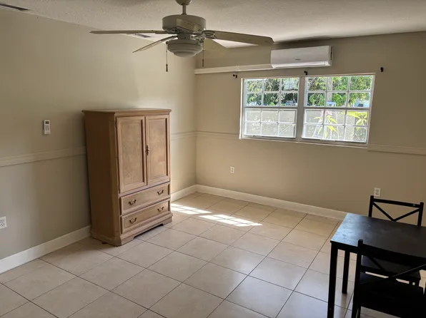 4351 Winchester Ln, West Palm Beach, FL 33406