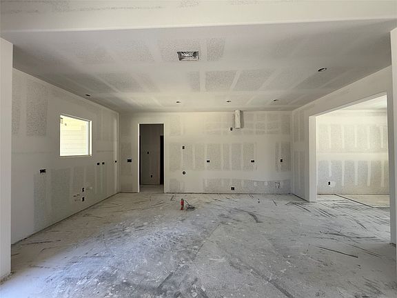 5th image of 277 Zebrastone Way