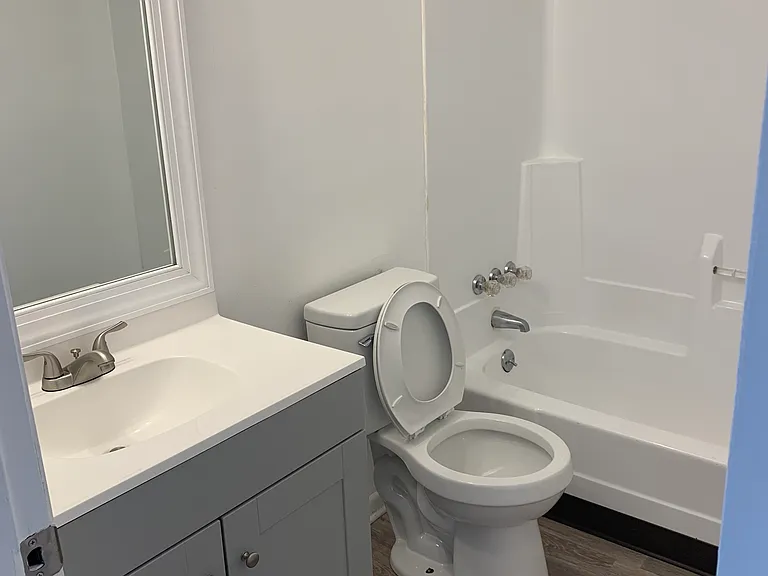 2828 Vista Ln — Photo 2