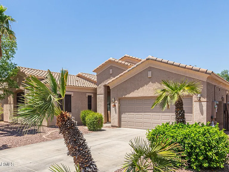 4978 E Karsten Dr — Photo 2