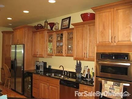 Kitchen
						:
						Oven, Microwave, Dishwasher, Wine Fridge, Fridge, Sink