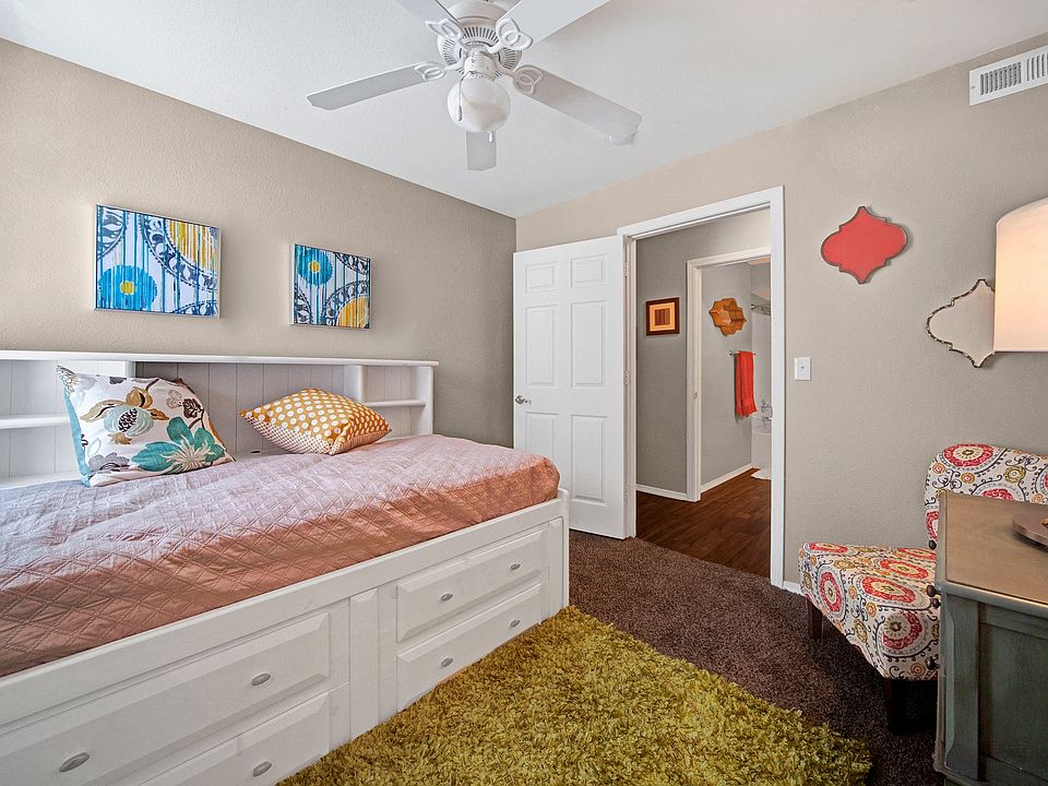 We provide spacious 2 & 3-bedroom floor plans