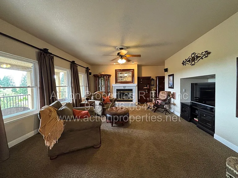 4726 Abbey Hl — Photo 25