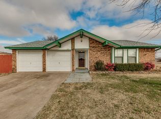 1405 SE 12th St, Moore, OK 73160