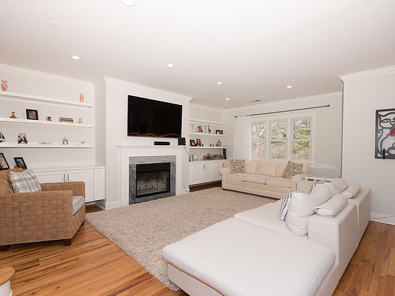 51 Forest Ave Unit 30 Old-print-005-2-LivingDining Room-3936x2624-300dpi.jpg